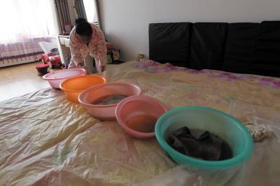 顺平楼上漏水，住户失联，小区没物管，业主维权难！律师来支招……